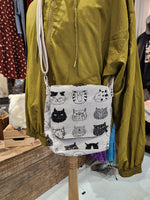 Laden Sie das Bild in den Galerie-Viewer, Cat Attack One-off Bespoke Cross Body Bag
