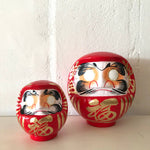 Laden Sie das Bild in den Galerie-Viewer, Daimonya Daruma 15cm Red
