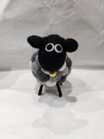 Carica l&#39;immagine nel visualizzatore di Gallery, Simon Felt Wool Sheep - Mixed Gray
