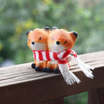 Laden Sie das Bild in den Galerie-Viewer, Gohobi Handcrafted Wooden Foxes Ornament
