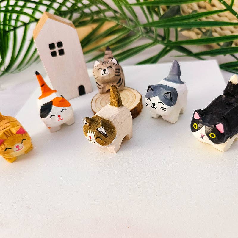 Gohobi Handcrafted Wooden Dogs and Cats Ornament: Black and White Cat