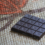 Laden Sie das Bild in den Galerie-Viewer, Las Trincheras 72% dark chocolate. Nutty. Vegan. 50g bar
