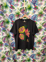 Carica l&#39;immagine nel visualizzatore di Gallery, Lotus Flower Black T-shirt
