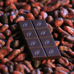 Laden Sie das Bild in den Galerie-Viewer, Las Trincheras 72% dark chocolate. Smooth nutty notes. Vegan. 26g bar
