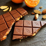 Laden Sie das Bild in den Galerie-Viewer, Clementina&#39;s Almonds. Milk chocolate. 50g bar
